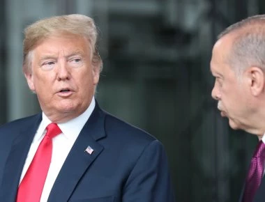 «Ώρα μηδέν» για Τουρκία-ΗΠΑ: Στις 18:00 λήγει το τελεσίγραφο Τραμπ - Όποιος υποχωρήσει τα χάνει όλα